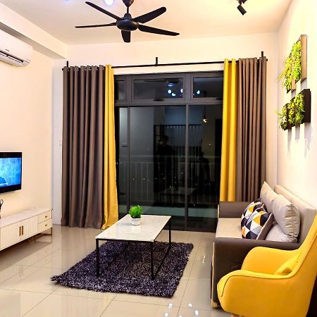 8Scape Residences Batman Vs Ironman@Lsy Home & Leisure Johor Bahru Esterno foto