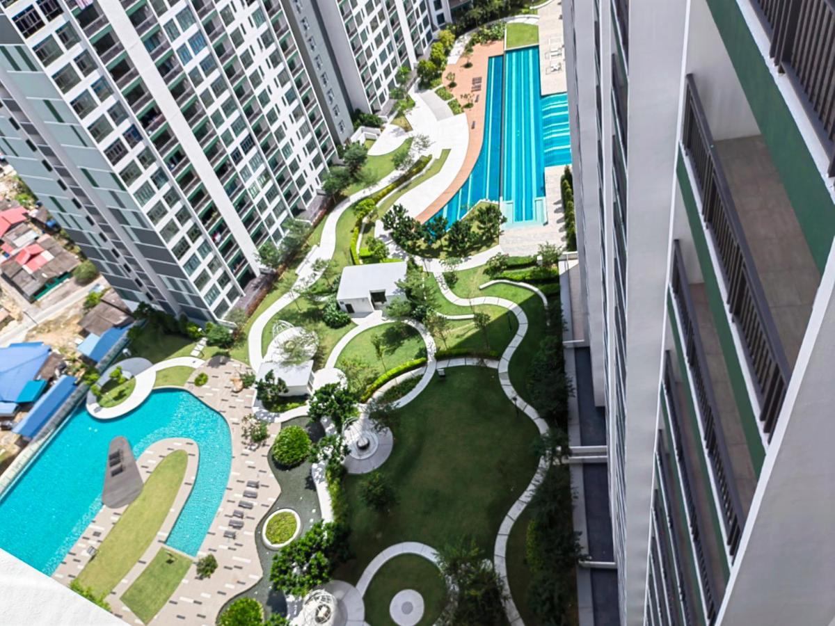 8Scape Residences Batman Vs Ironman@Lsy Home & Leisure Johor Bahru Esterno foto
