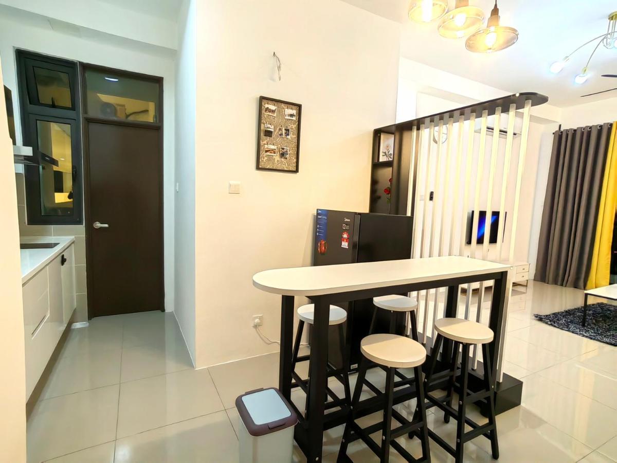 8Scape Residences Batman Vs Ironman@Lsy Home & Leisure Johor Bahru Esterno foto