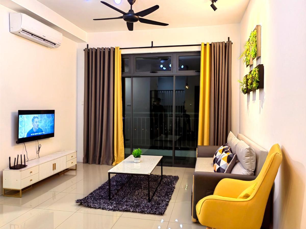 8Scape Residences Batman Vs Ironman@Lsy Home & Leisure Johor Bahru Esterno foto